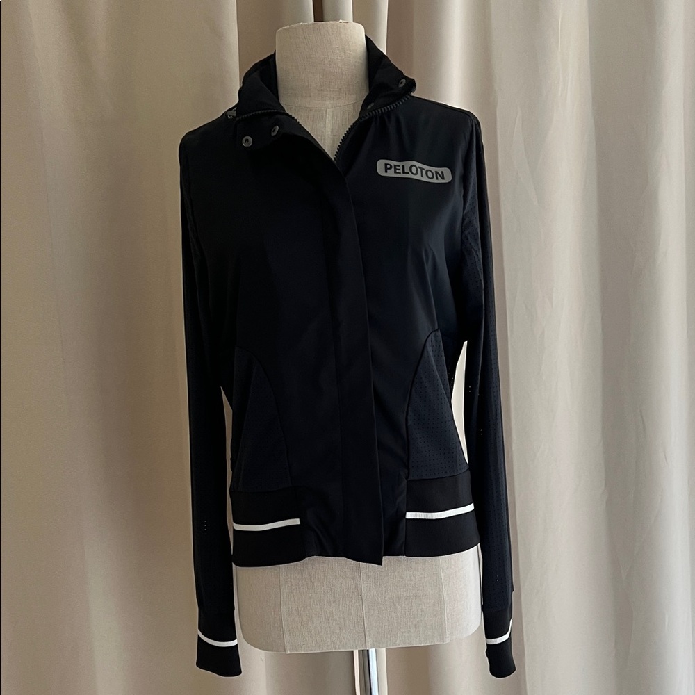 Rare! Peloton x Shape windbreaker size Small in NWOT condition!